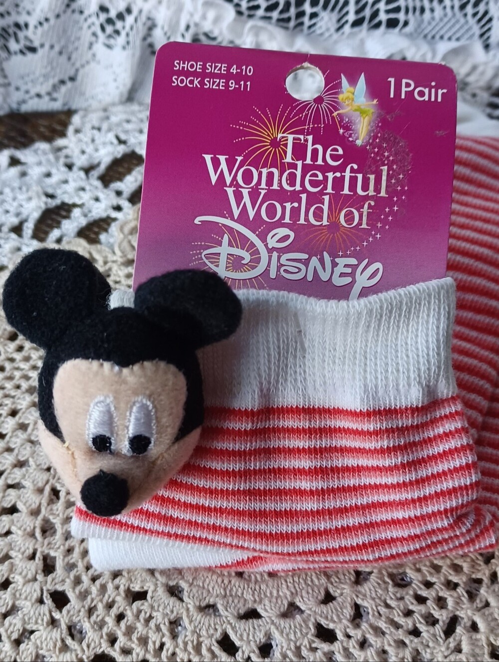 NEW VTG THE WONDERFUL WORLD OF DISNEY 1 PR WOMENS 3D MICKEY SOCKS SHOE SIZE 4-10